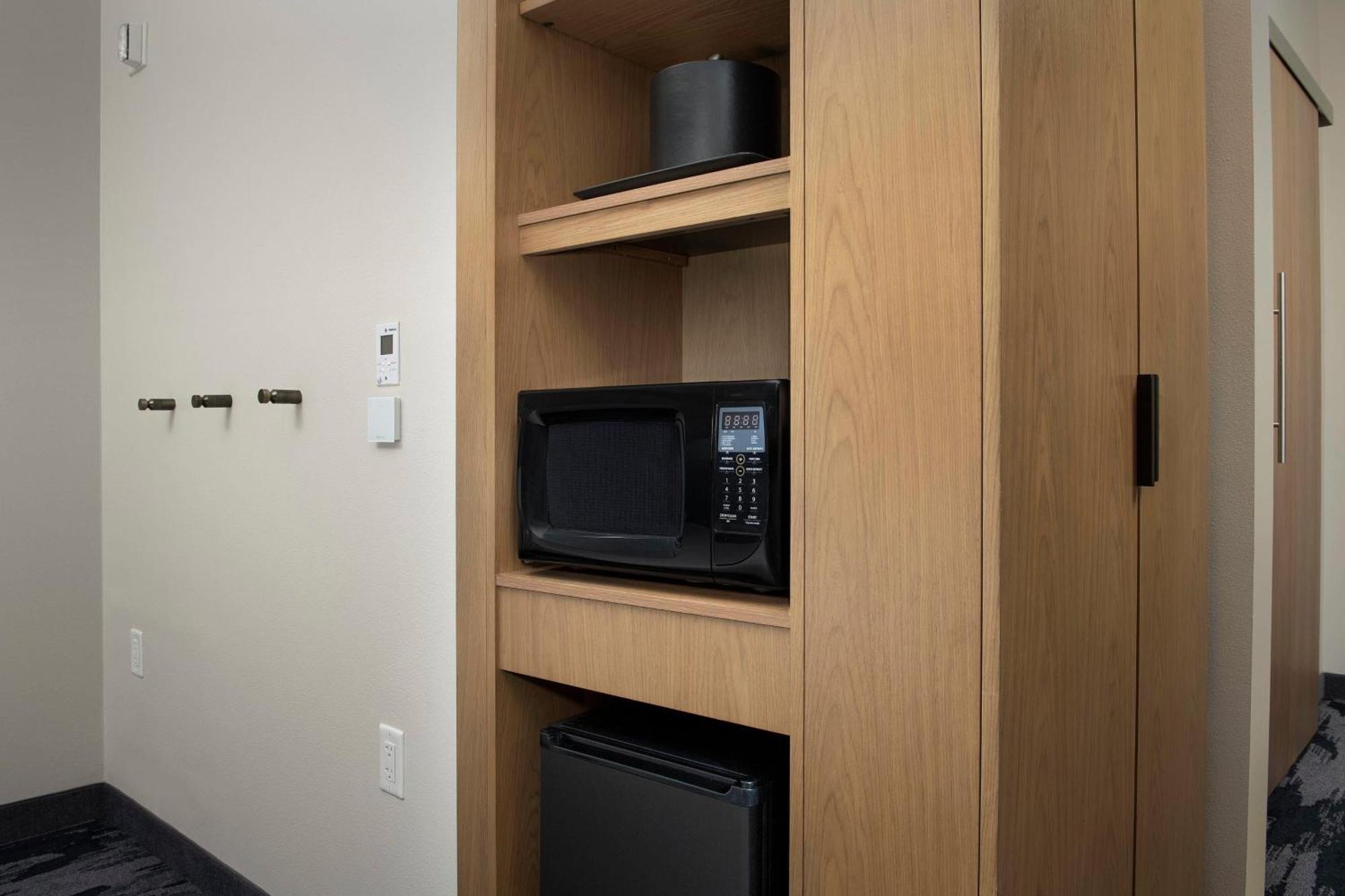 Fairfield Inn & Suites By Marriott Santa Rosa רונרט פארק מראה חיצוני תמונה