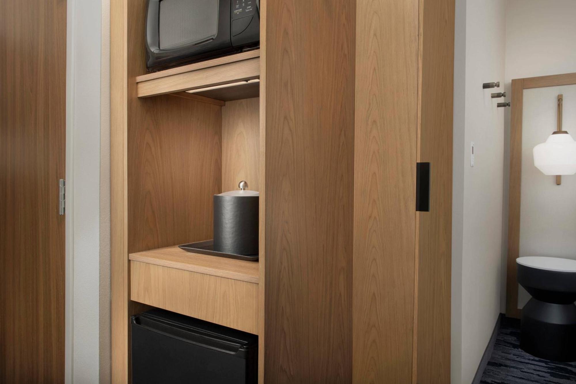 Fairfield Inn & Suites By Marriott Santa Rosa רונרט פארק מראה חיצוני תמונה